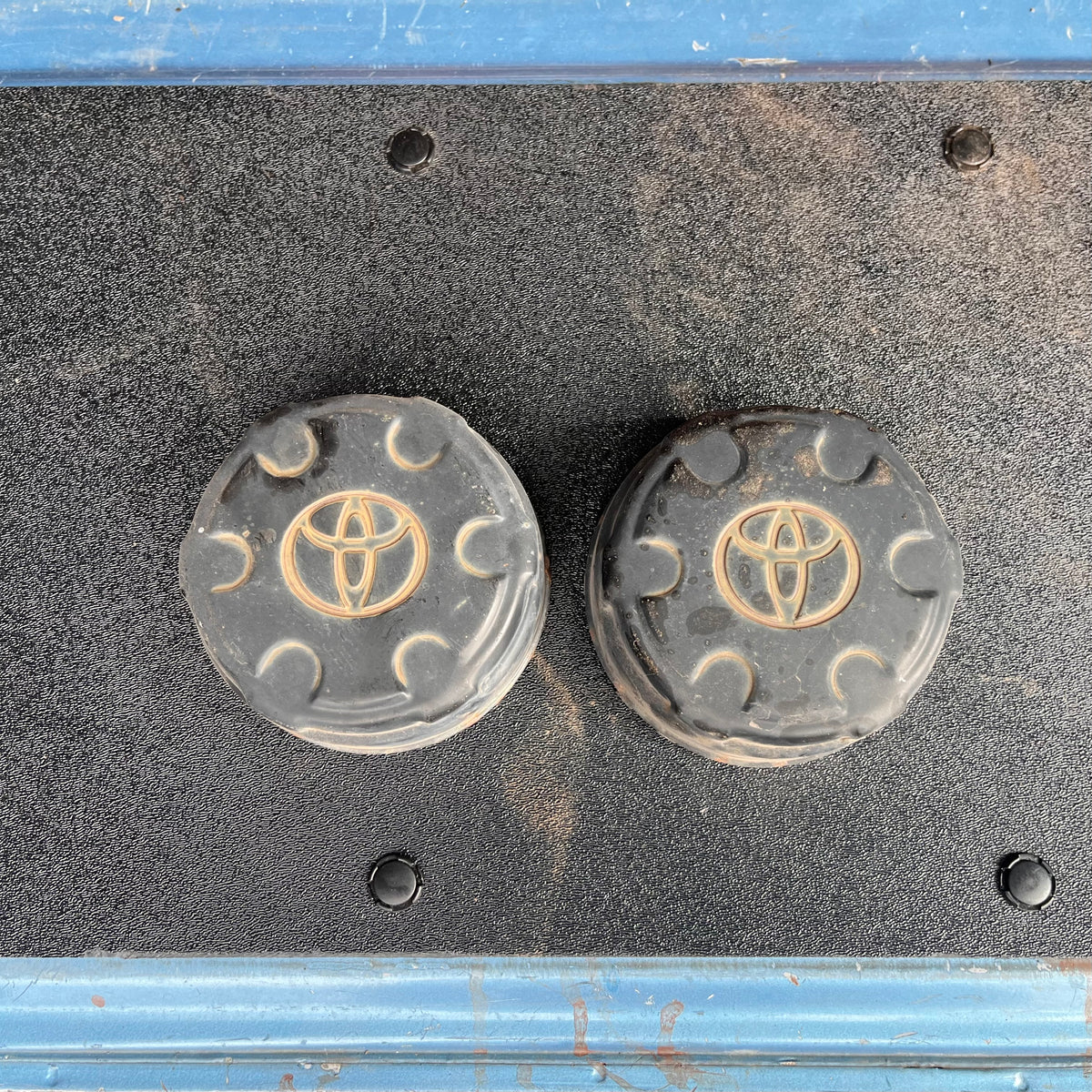 Toyota Wheel Center Caps used Cruiser Trash Parts